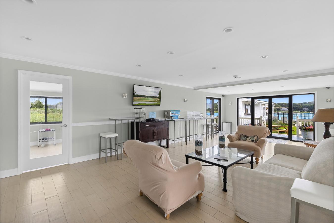 Hampton Bays, New York, 11946, United States, ,Residential,For Sale,1996685