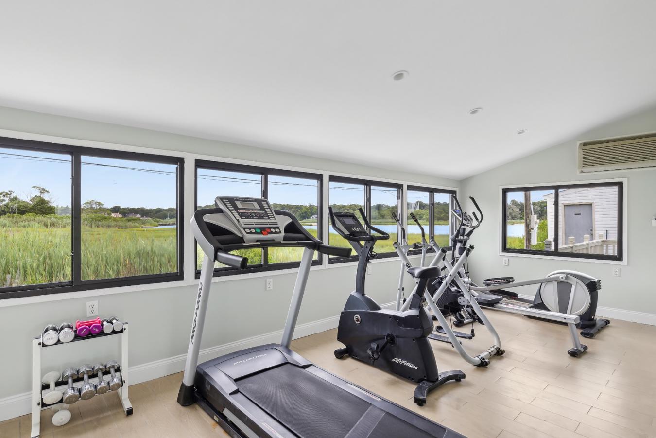 Hampton Bays, New York, 11946, United States, ,Residential,For Sale,1996685