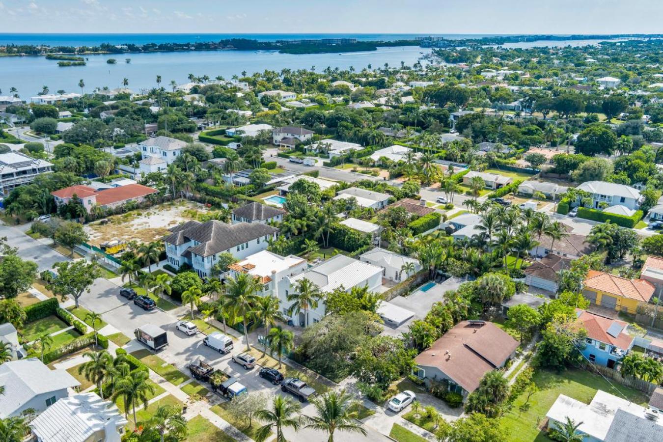 West Palm Beach, Florida, 33405, United States, 6 Bedrooms Bedrooms, ,6 BathroomsBathrooms,Residential,For Sale,1996683