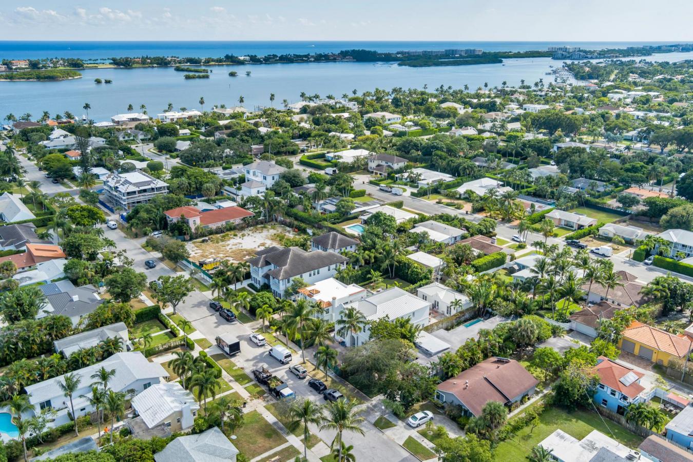West Palm Beach, Florida, 33405, United States, 6 Bedrooms Bedrooms, ,6 BathroomsBathrooms,Residential,For Sale,1996683