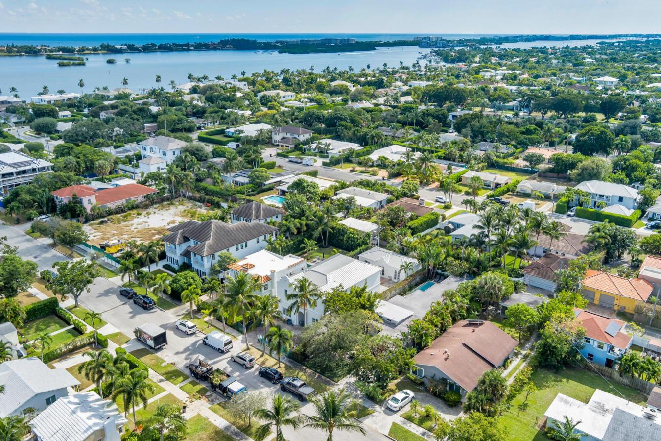 West Palm Beach, Florida, 33405, United States, 6 Bedrooms Bedrooms, ,6 BathroomsBathrooms,Residential,For Sale,1996683