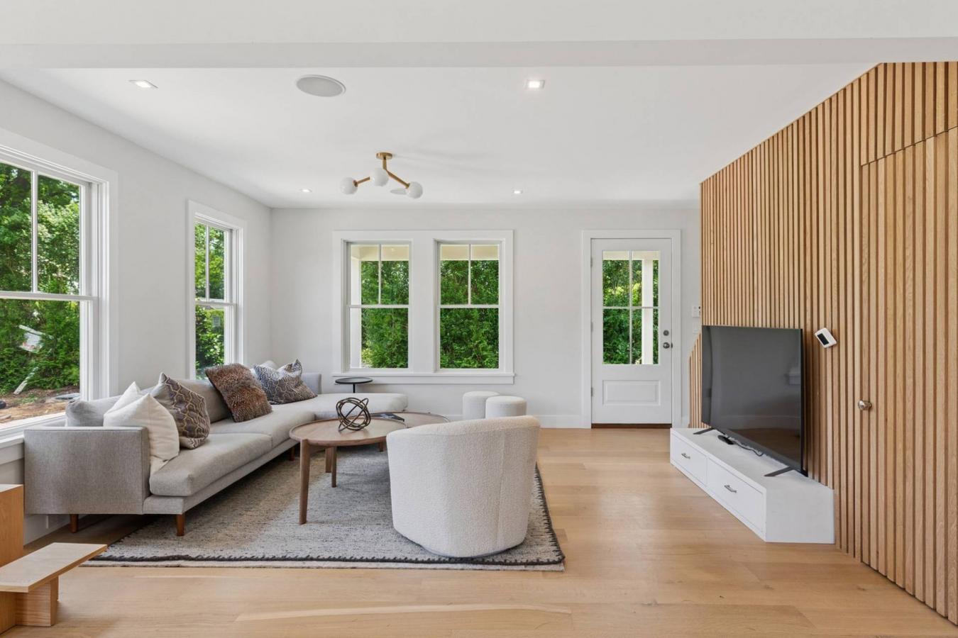 Village of Southampton, New York, 11968, United States, 4 Bedrooms Bedrooms, ,4 BathroomsBathrooms,Residential,For Sale,1996682