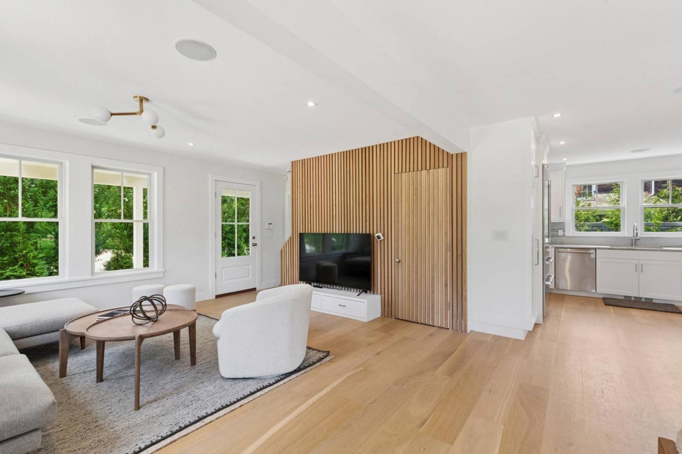 Village of Southampton, New York, 11968, United States, 4 Bedrooms Bedrooms, ,4 BathroomsBathrooms,Residential,For Sale,1996682