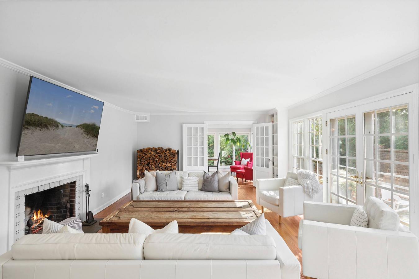 Quiogue, New York, 11978, United States, 4 Bedrooms Bedrooms, ,3 BathroomsBathrooms,Residential,For Sale,2003874