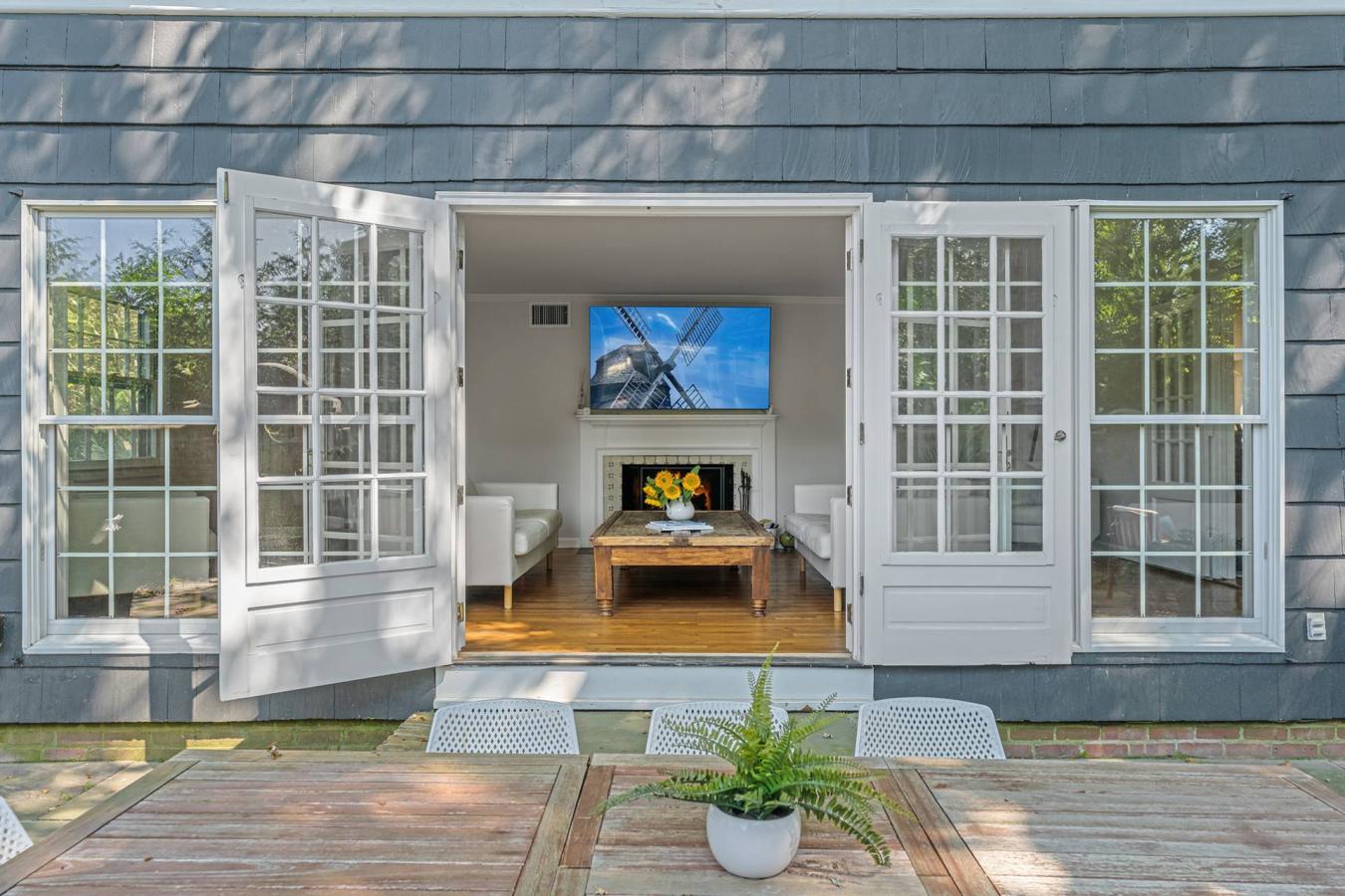 Quiogue, New York, 11978, United States, 4 Bedrooms Bedrooms, ,3 BathroomsBathrooms,Residential,For Sale,2003874