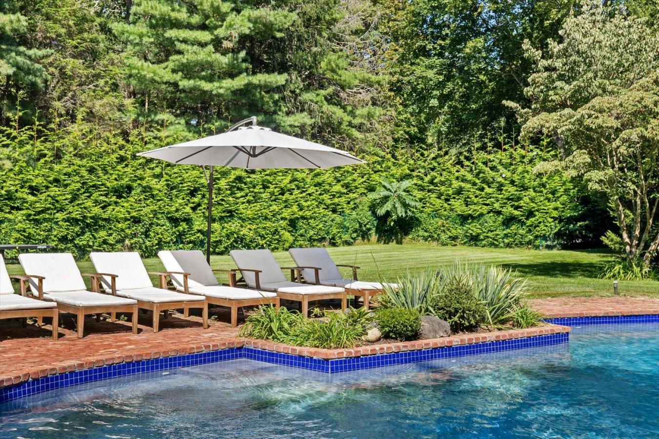 Quiogue, New York, 11978, United States, 4 Bedrooms Bedrooms, ,3 BathroomsBathrooms,Residential,For Sale,2003874