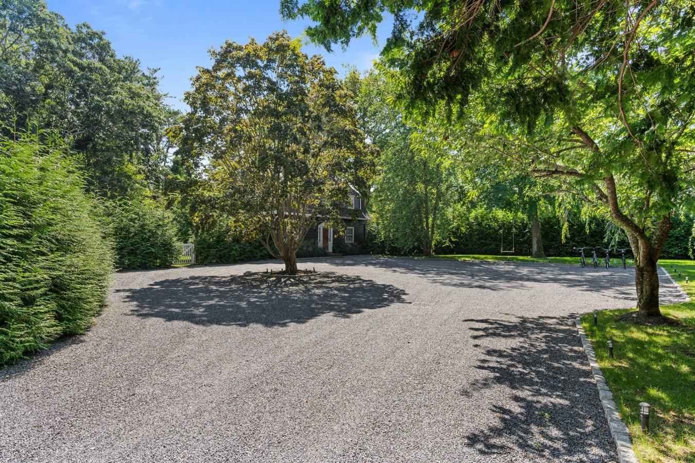 Quiogue, New York, 11978, United States, 4 Bedrooms Bedrooms, ,3 BathroomsBathrooms,Residential,For Sale,2003874