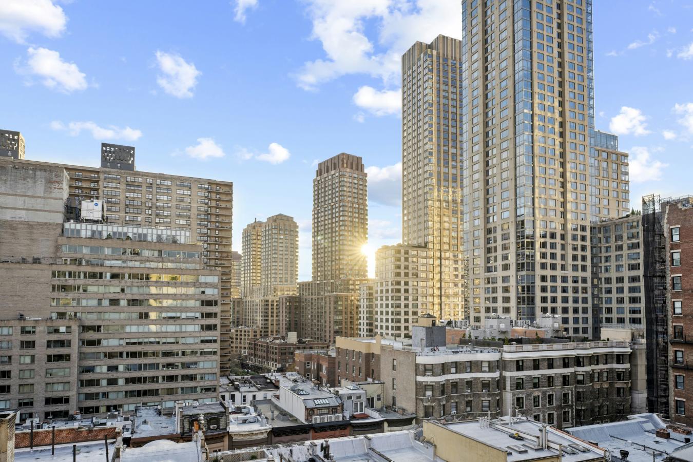 New York, New York, 10023, United States, 2 Bedrooms Bedrooms, ,1 BathroomBathrooms,Residential,For Sale,1996674