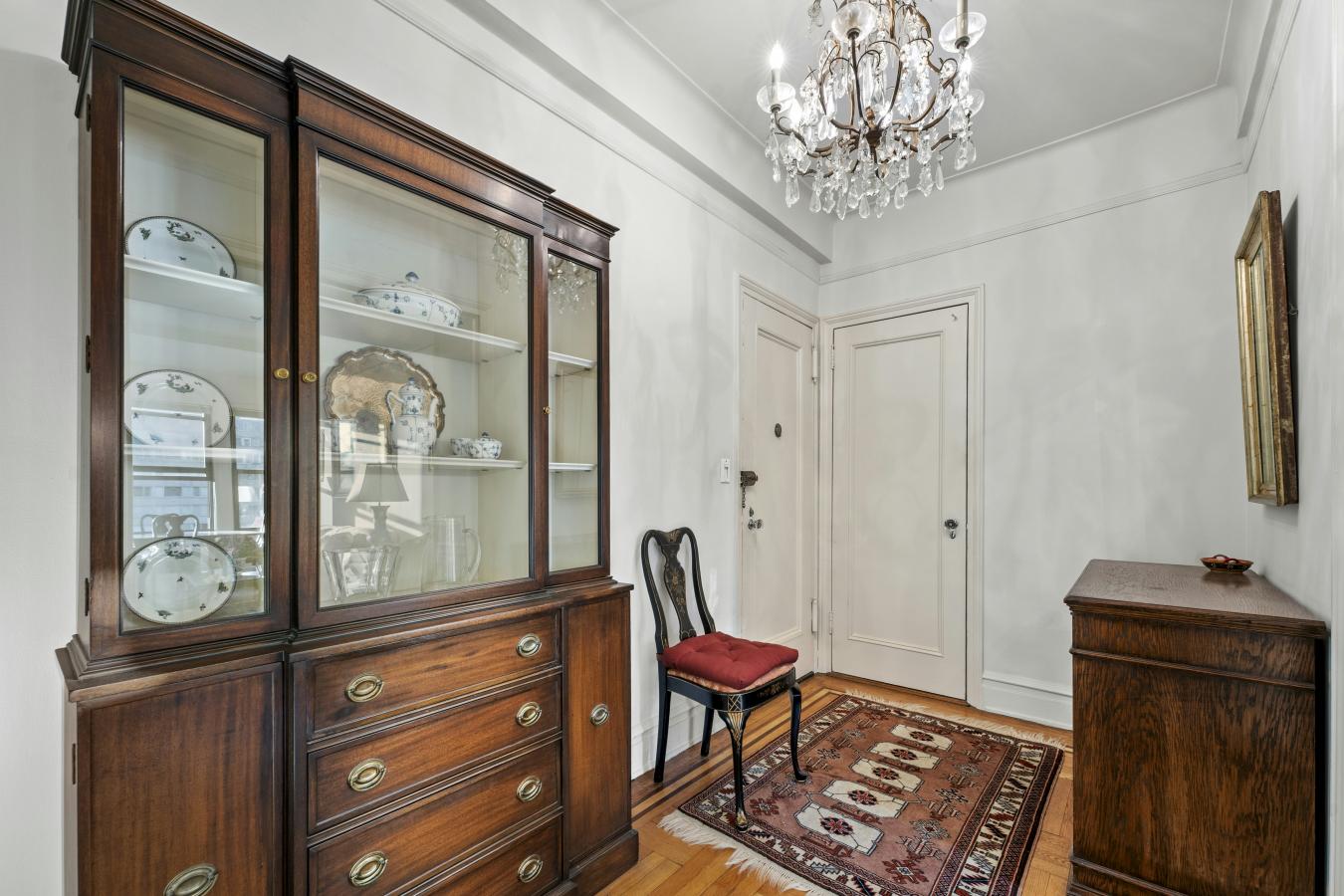 New York, New York, 10023, United States, 2 Bedrooms Bedrooms, ,1 BathroomBathrooms,Residential,For Sale,1996674