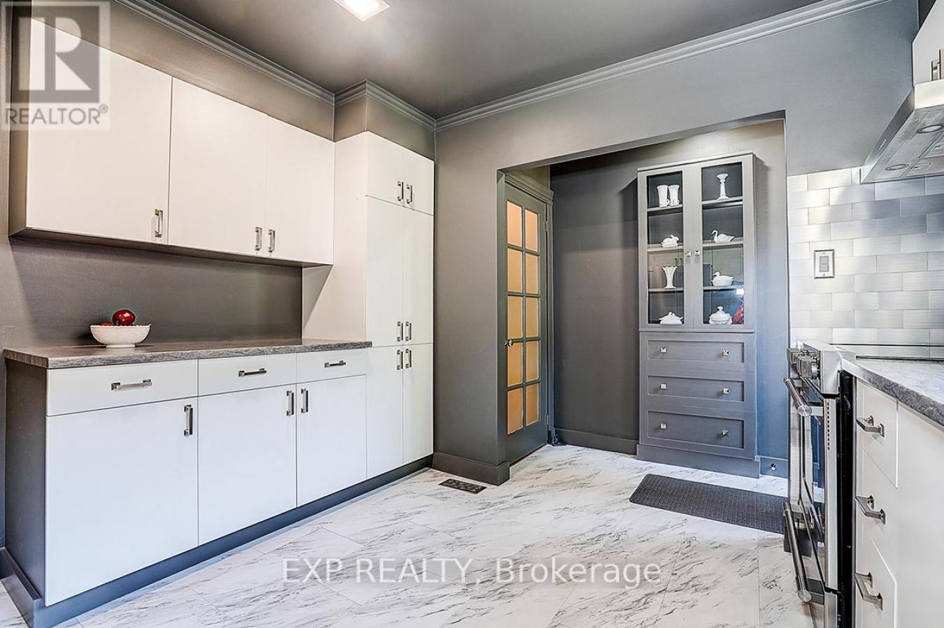 Toronto, ON, M2J2Z7, Canada, 3 Bedrooms Bedrooms, ,2 BathroomsBathrooms,Residential,For Sale,1997840