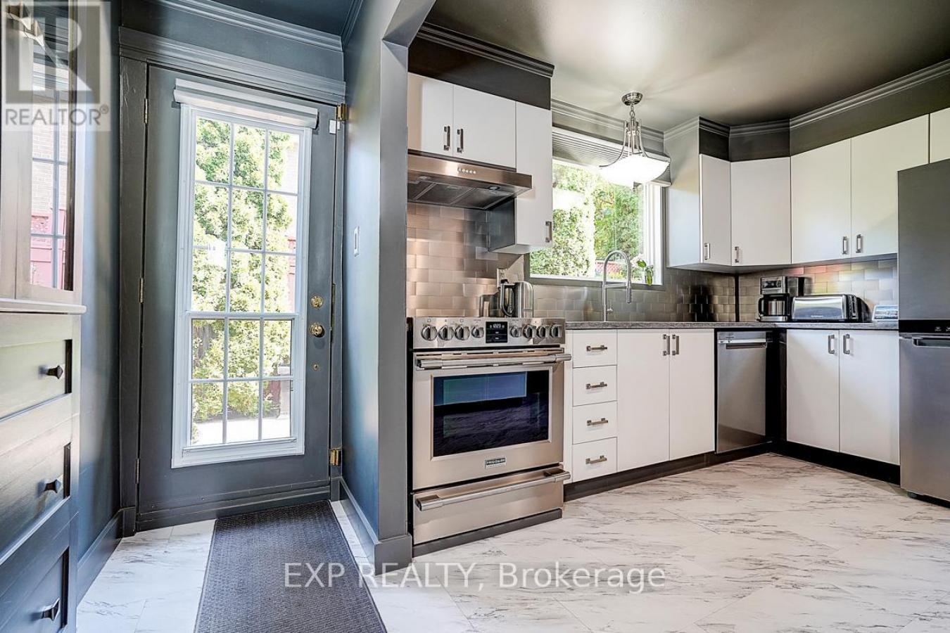 Toronto, ON, M2J2Z7, Canada, 3 Bedrooms Bedrooms, ,2 BathroomsBathrooms,Residential,For Sale,1997840