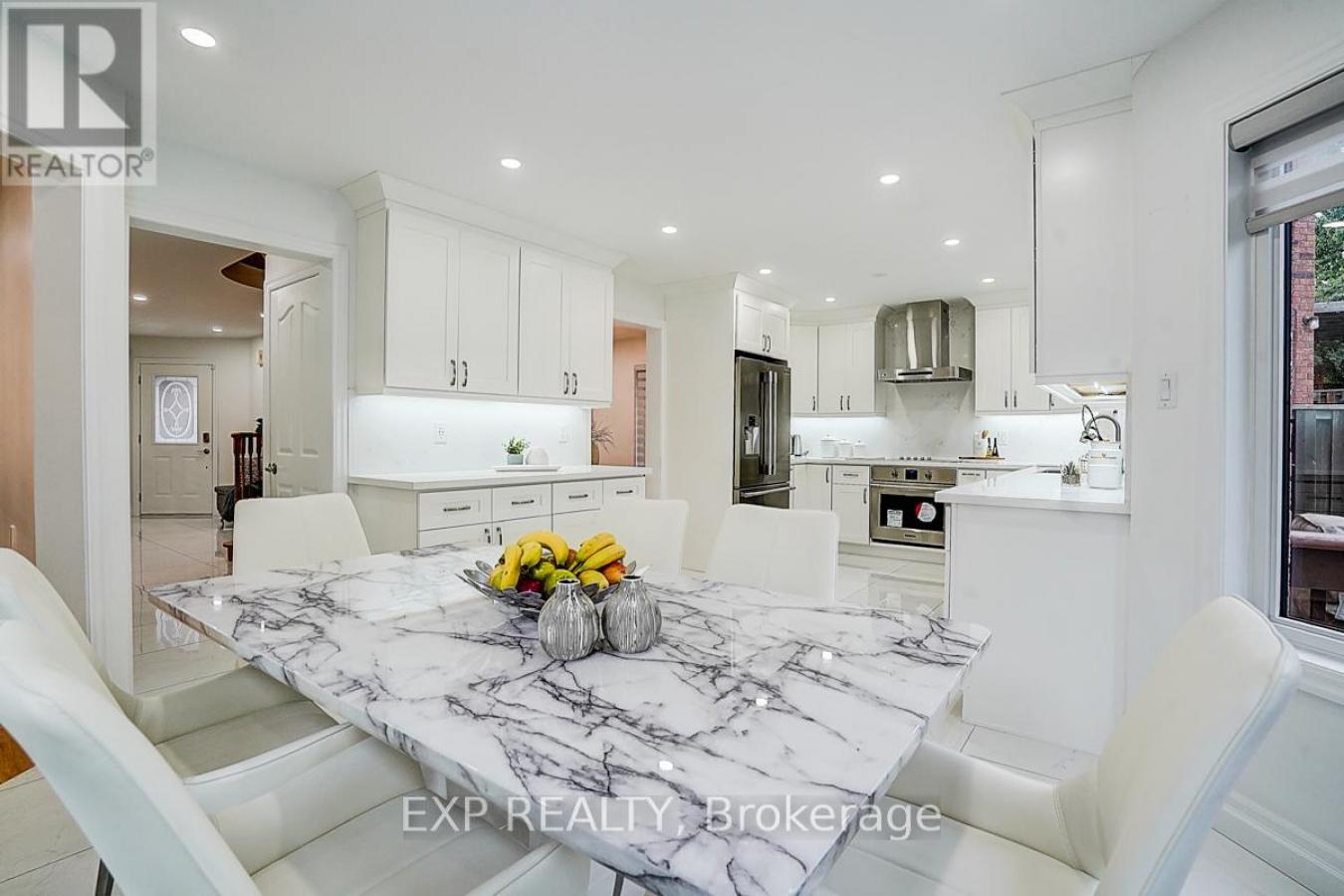 Bradford West Gwillimbury, ON, L3Z3B7, Canada, 5 Bedrooms Bedrooms, ,5 BathroomsBathrooms,Residential,For Sale,1997841