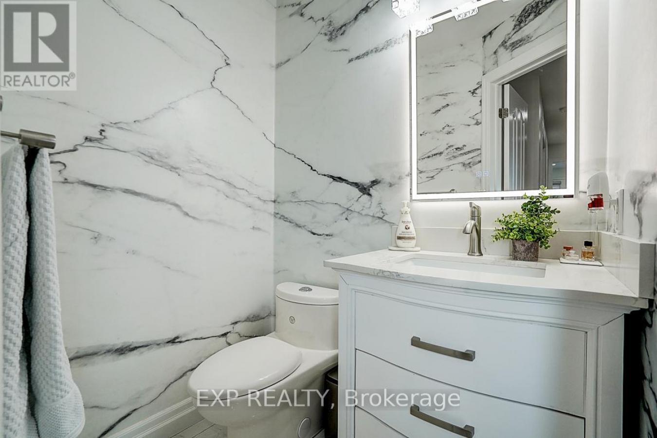 Bradford West Gwillimbury, ON, L3Z3B7, Canada, 5 Bedrooms Bedrooms, ,5 BathroomsBathrooms,Residential,For Sale,1997841