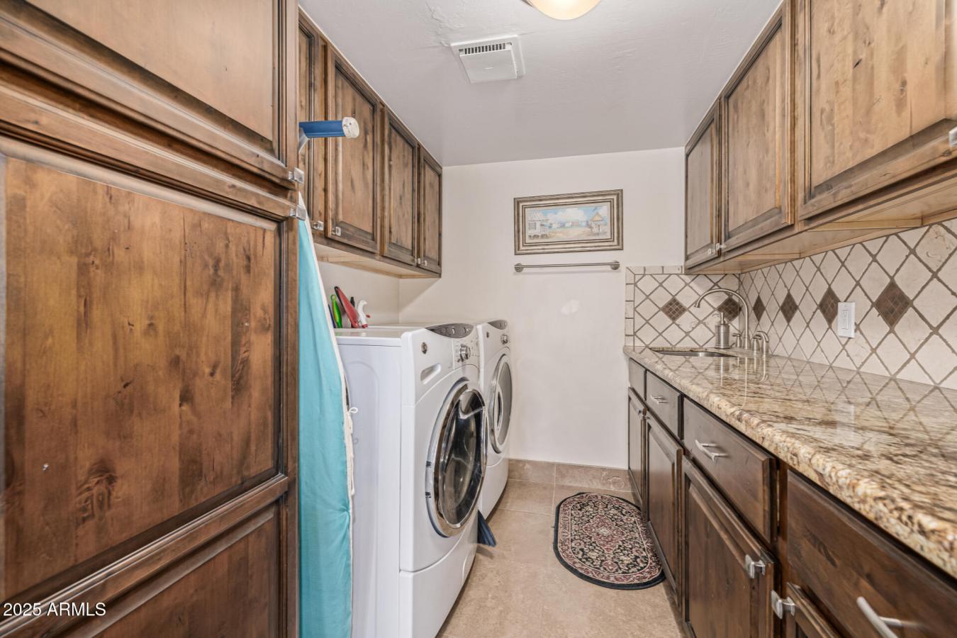 Phoenix, Maricopa, 85016, United States, 2 Bedrooms Bedrooms, ,2 BathroomsBathrooms,Residential,For Sale,1997835