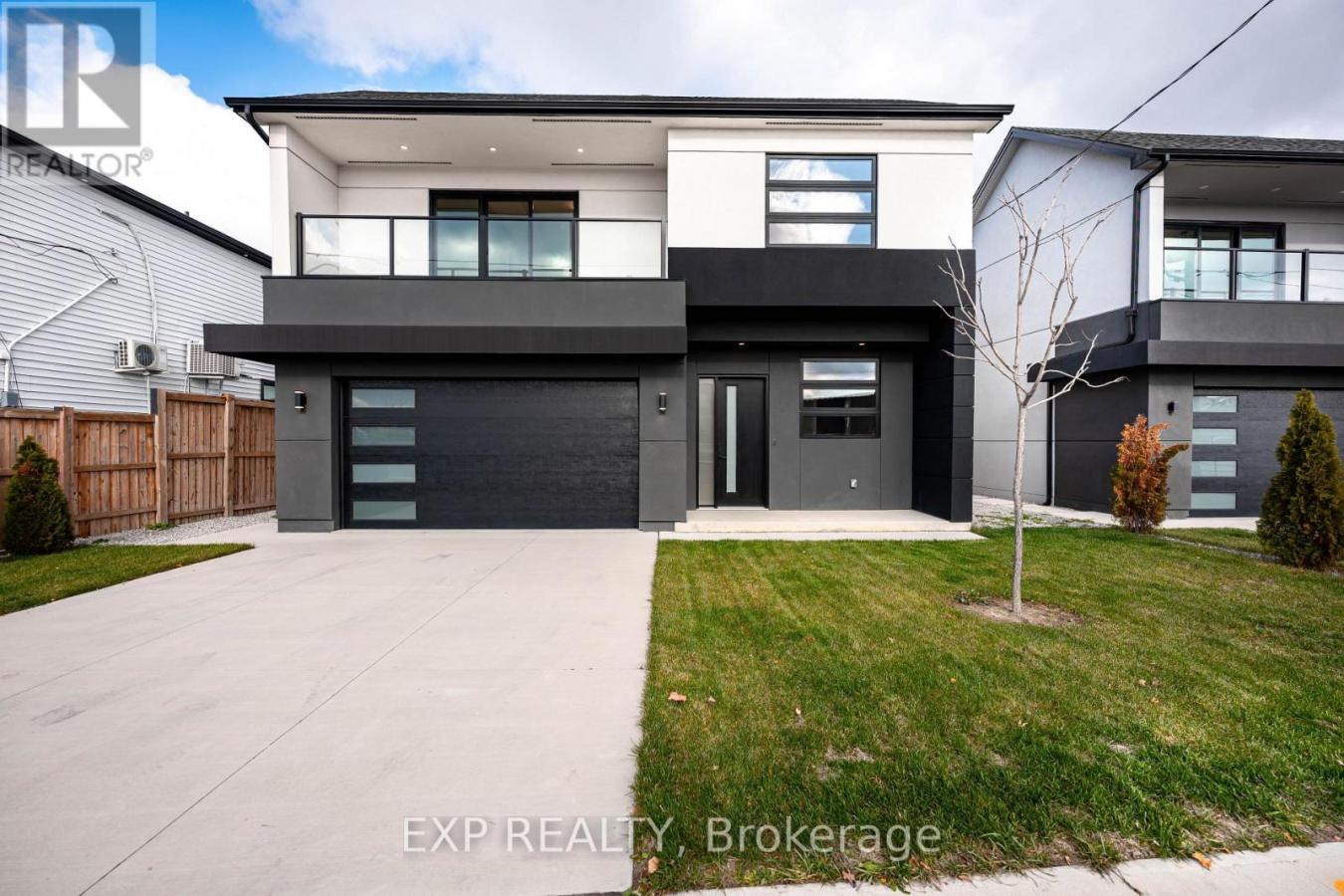 Toronto, ON, M9M1B6, Canada, 5 Bedrooms Bedrooms, ,5 BathroomsBathrooms,Residential,For Sale,1997834