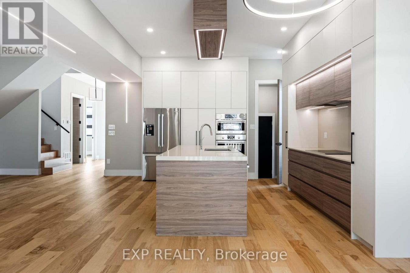 Toronto, ON, M9M1B6, Canada, 5 Bedrooms Bedrooms, ,5 BathroomsBathrooms,Residential,For Sale,1997834