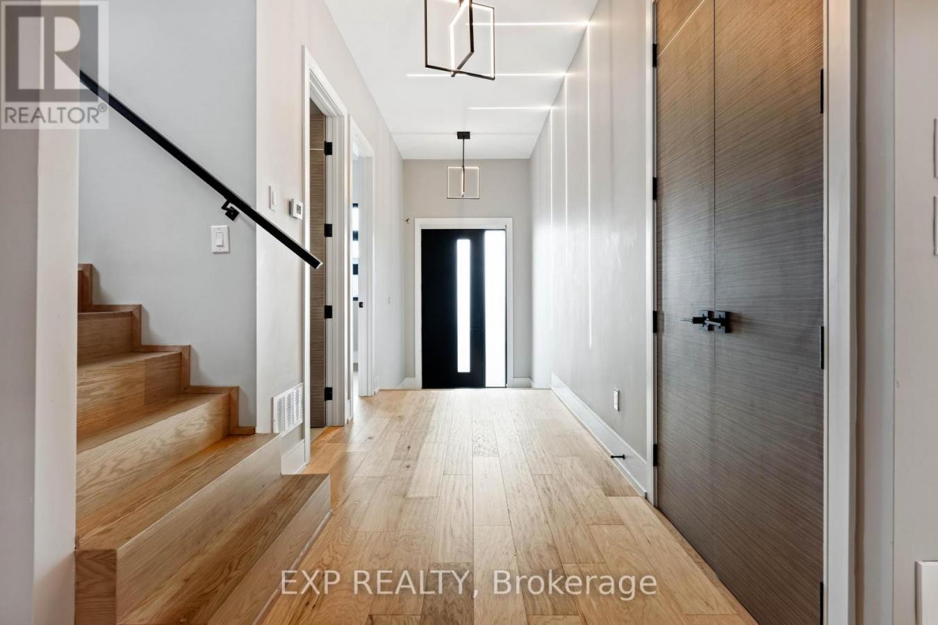 Toronto, ON, M9M1B6, Canada, 5 Bedrooms Bedrooms, ,5 BathroomsBathrooms,Residential,For Sale,1997834