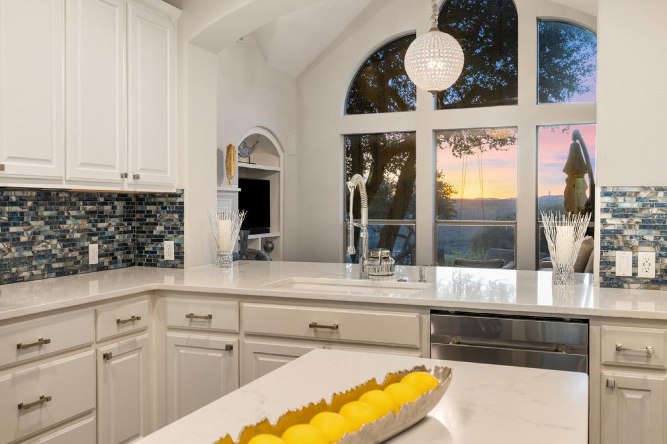 Austin, Texas, 78732, United States, 6 Bedrooms Bedrooms, ,3 BathroomsBathrooms,Residential,For Sale,1997828