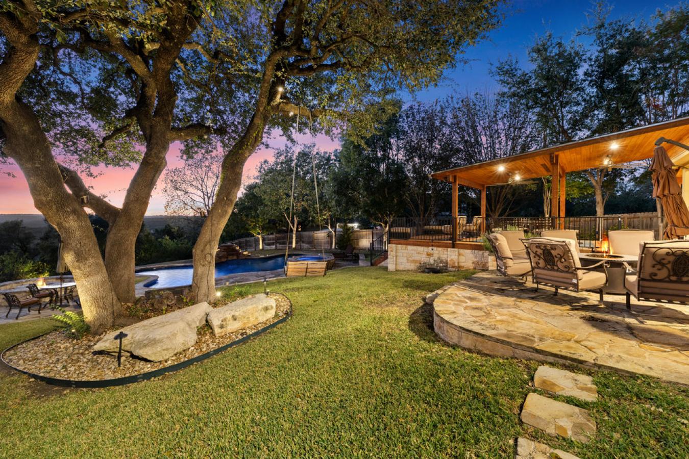 Austin, Texas, 78732, United States, 6 Bedrooms Bedrooms, ,3 BathroomsBathrooms,Residential,For Sale,1997828