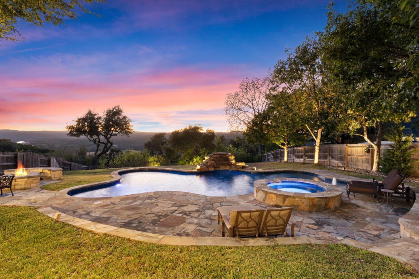 Austin, Texas, 78732, United States, 6 Bedrooms Bedrooms, ,3 BathroomsBathrooms,Residential,For Sale,1997828