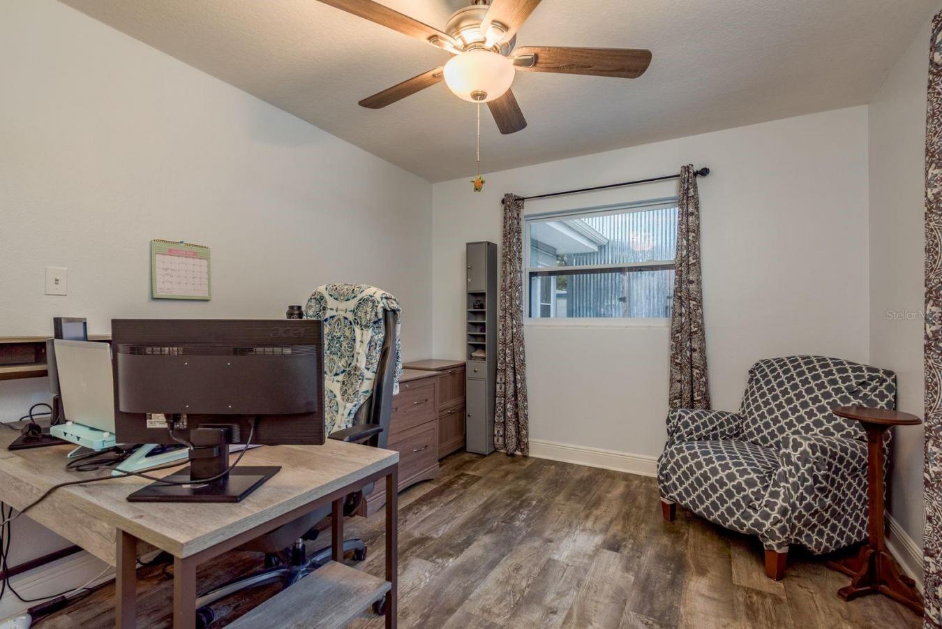 Welcome to your new home in the heart of Largo! Beautiful upgrades awa – image 13