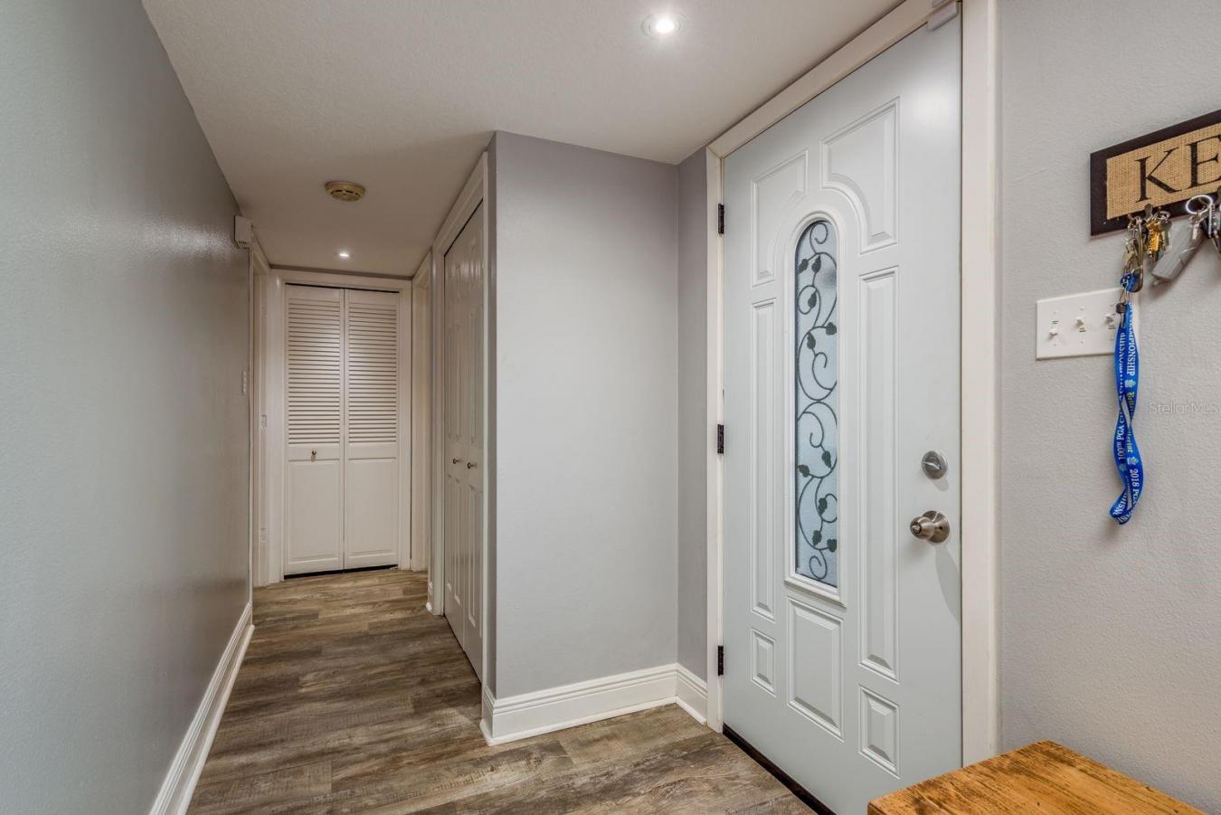 Welcome to your new home in the heart of Largo! Beautiful upgrades awa – image 6