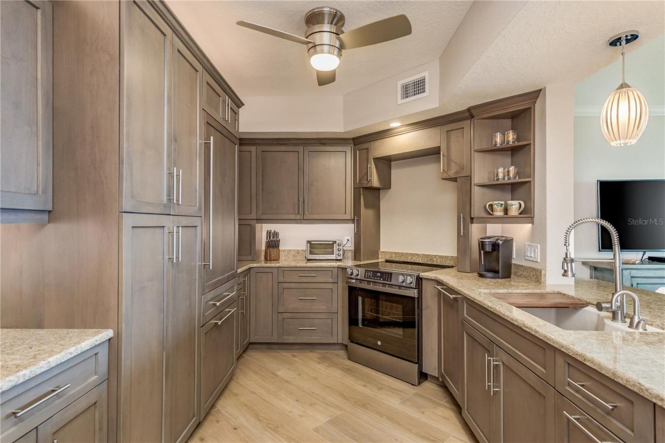 CLEARWATER BEACH, Pinellas, 33767, United States, ,Residential,For Sale,1997826