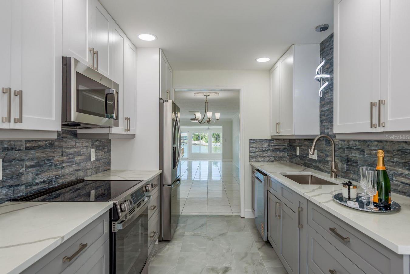 ST PETERSBURG, Pinellas, 33708, United States, 2 Bedrooms Bedrooms, ,2 BathroomsBathrooms,Residential,For Sale,1997825