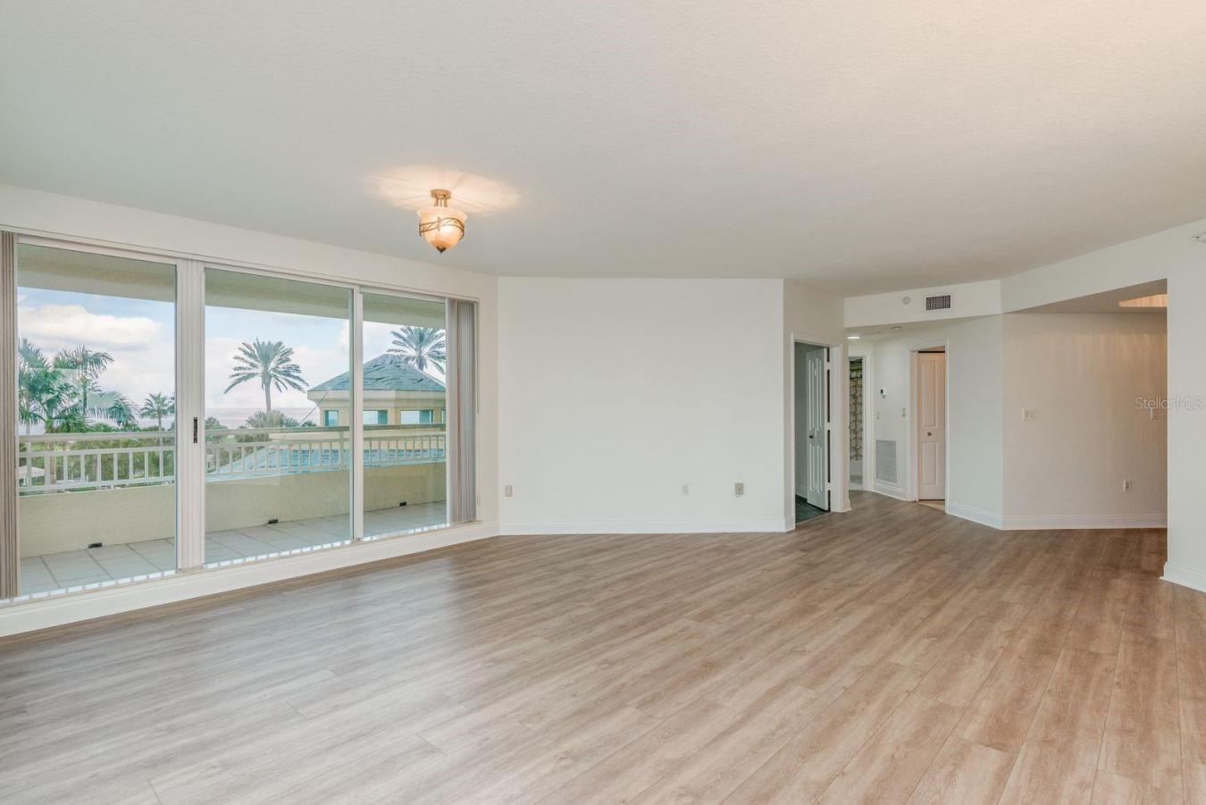 CLEARWATER BEACH, Pinellas, 33767, United States, ,Residential,For Sale,1997824