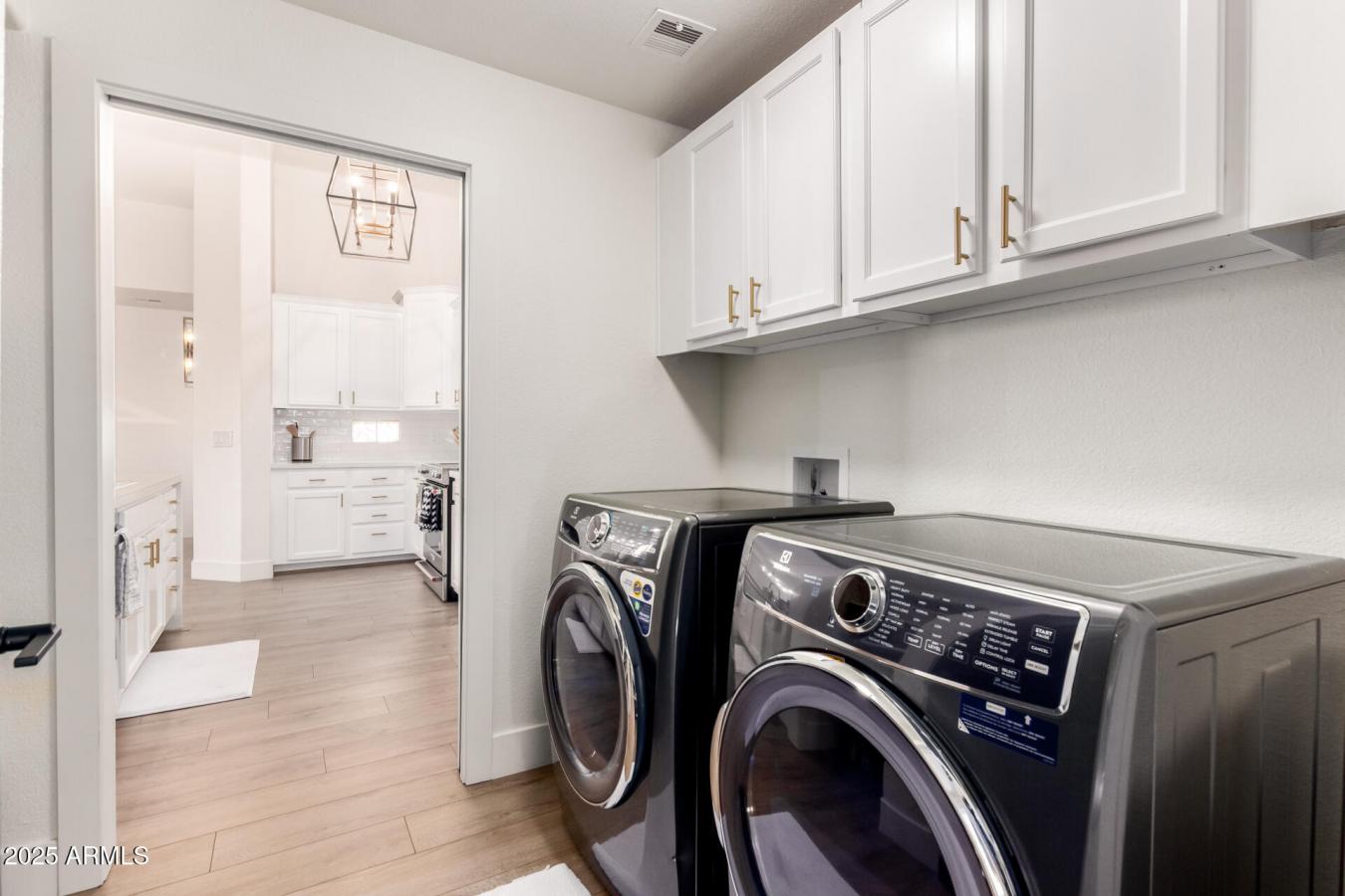 Scottsdale, Maricopa, 85255, United States, 3 Bedrooms Bedrooms, ,2 BathroomsBathrooms,Residential,For Sale,1997817