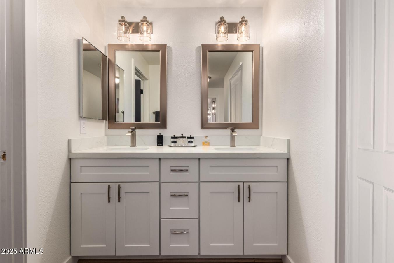 Scottsdale, Maricopa, 85255, United States, 3 Bedrooms Bedrooms, ,2 BathroomsBathrooms,Residential,For Sale,1997817