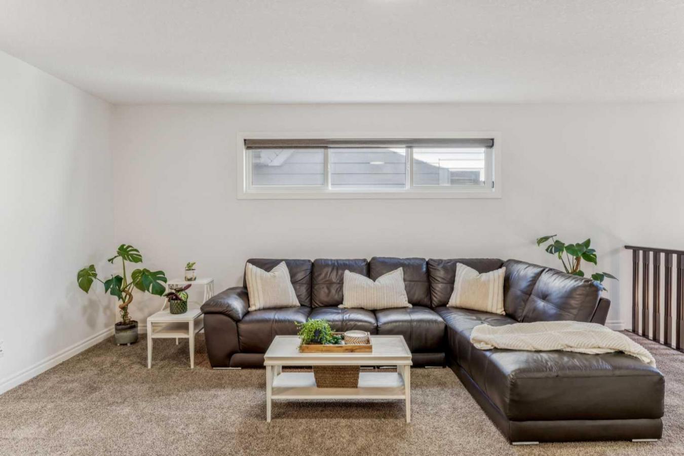 Cochrane, Rocky View County, T4C 0Y7, Canada, 4 Bedrooms Bedrooms, ,3 BathroomsBathrooms,Residential,For Sale,1997814