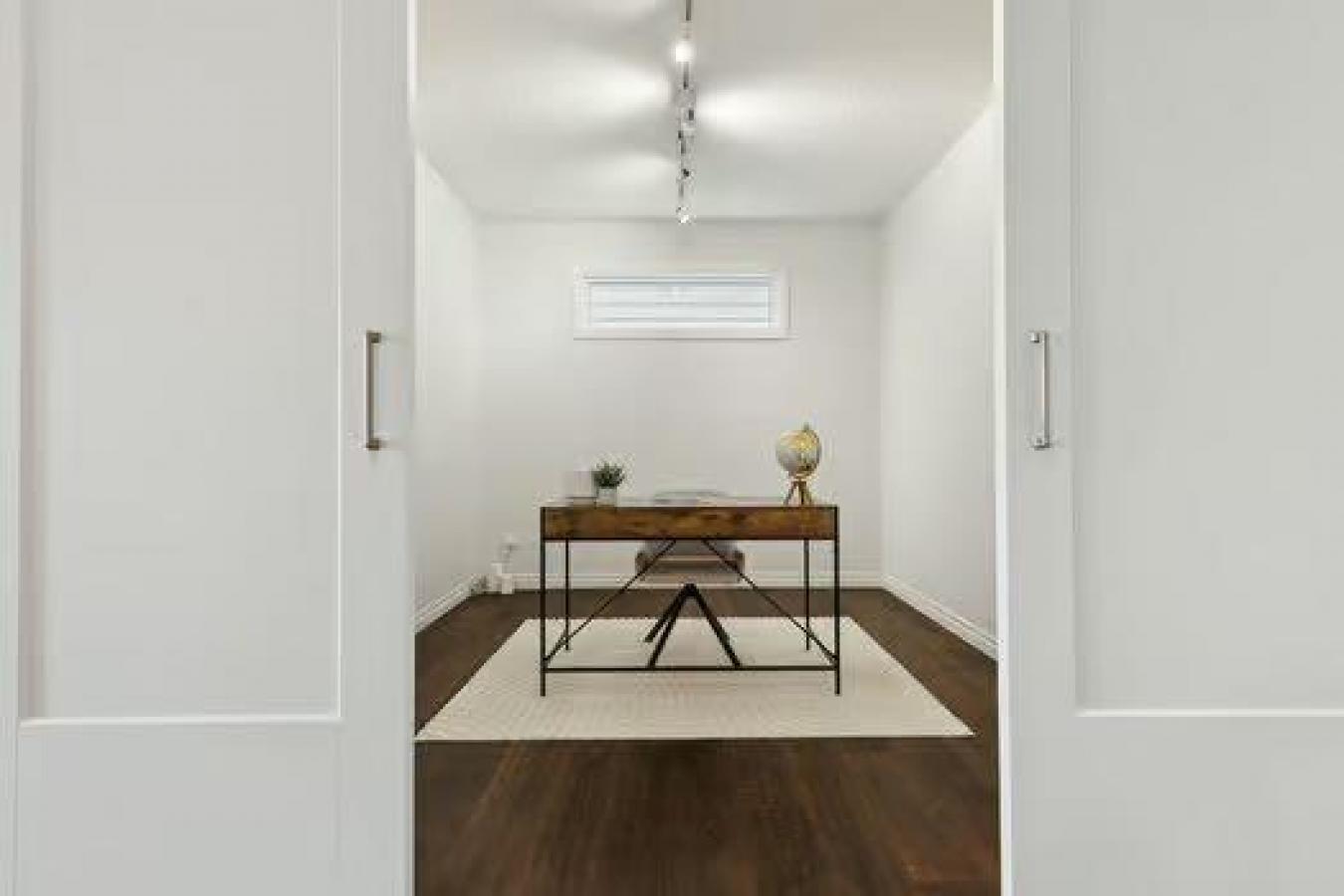 Cochrane, Rocky View County, T4C 0Y7, Canada, 4 Bedrooms Bedrooms, ,3 BathroomsBathrooms,Residential,For Sale,1997814