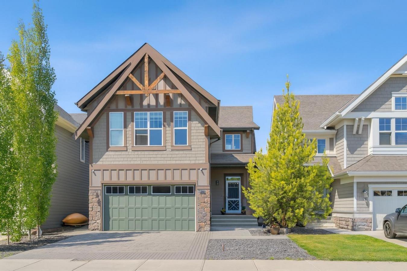 Cochrane, Rocky View County, T4C 0Y7, Canada, 4 Bedrooms Bedrooms, ,3 BathroomsBathrooms,Residential,For Sale,1997814