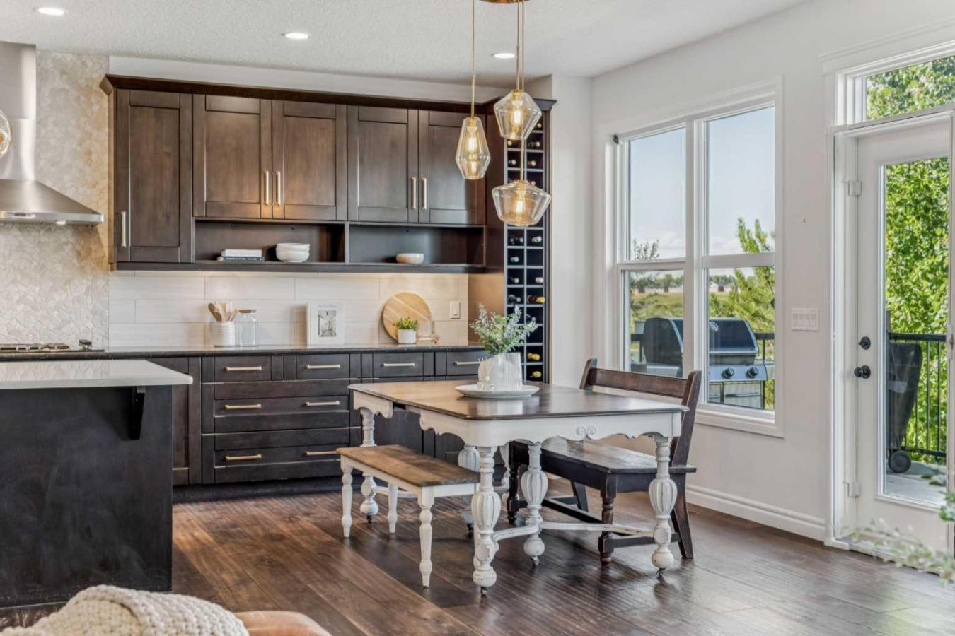 Cochrane, Rocky View County, T4C 0Y7, Canada, 4 Bedrooms Bedrooms, ,3 BathroomsBathrooms,Residential,For Sale,1997814