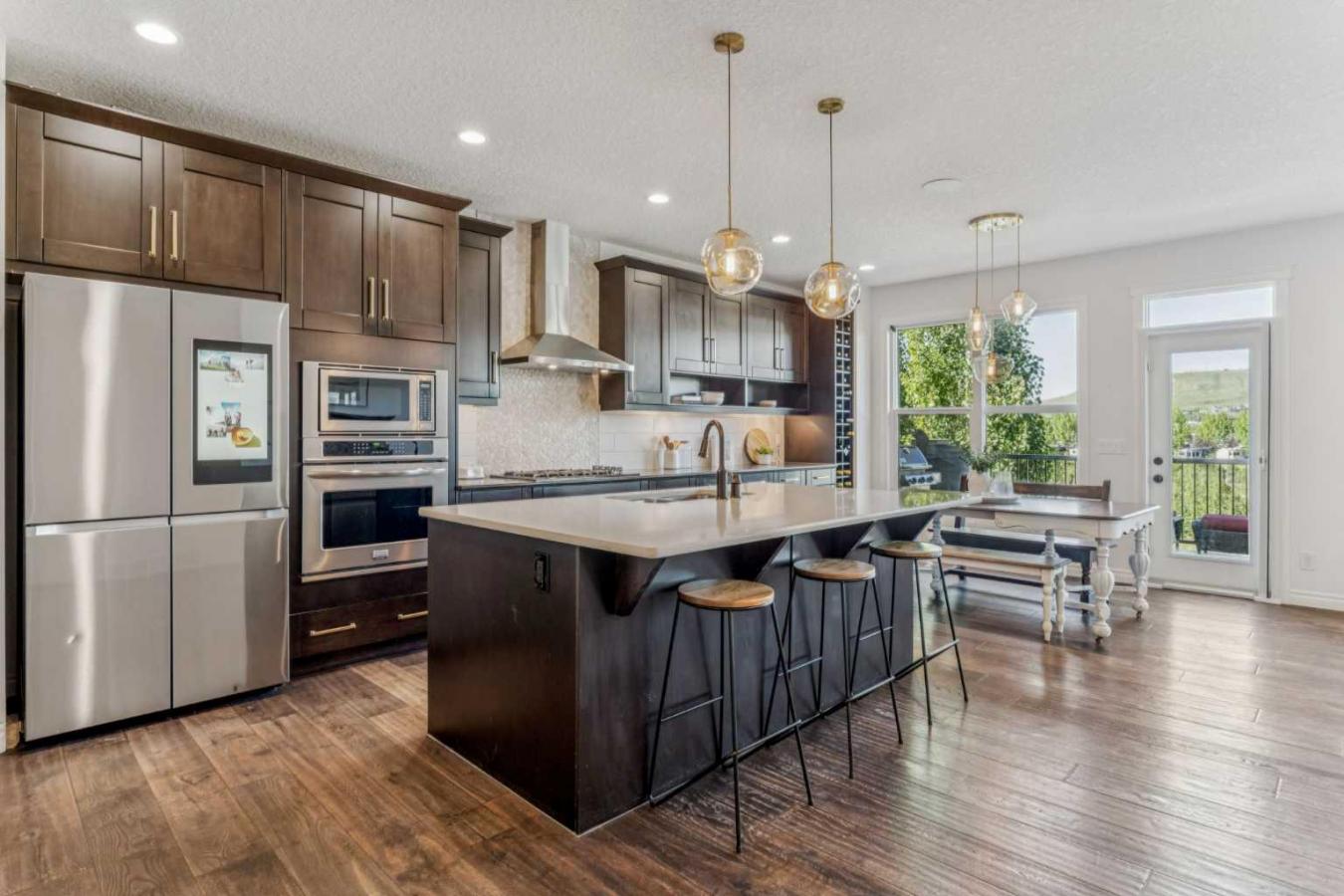 Cochrane, Rocky View County, T4C 0Y7, Canada, 4 Bedrooms Bedrooms, ,3 BathroomsBathrooms,Residential,For Sale,1997814