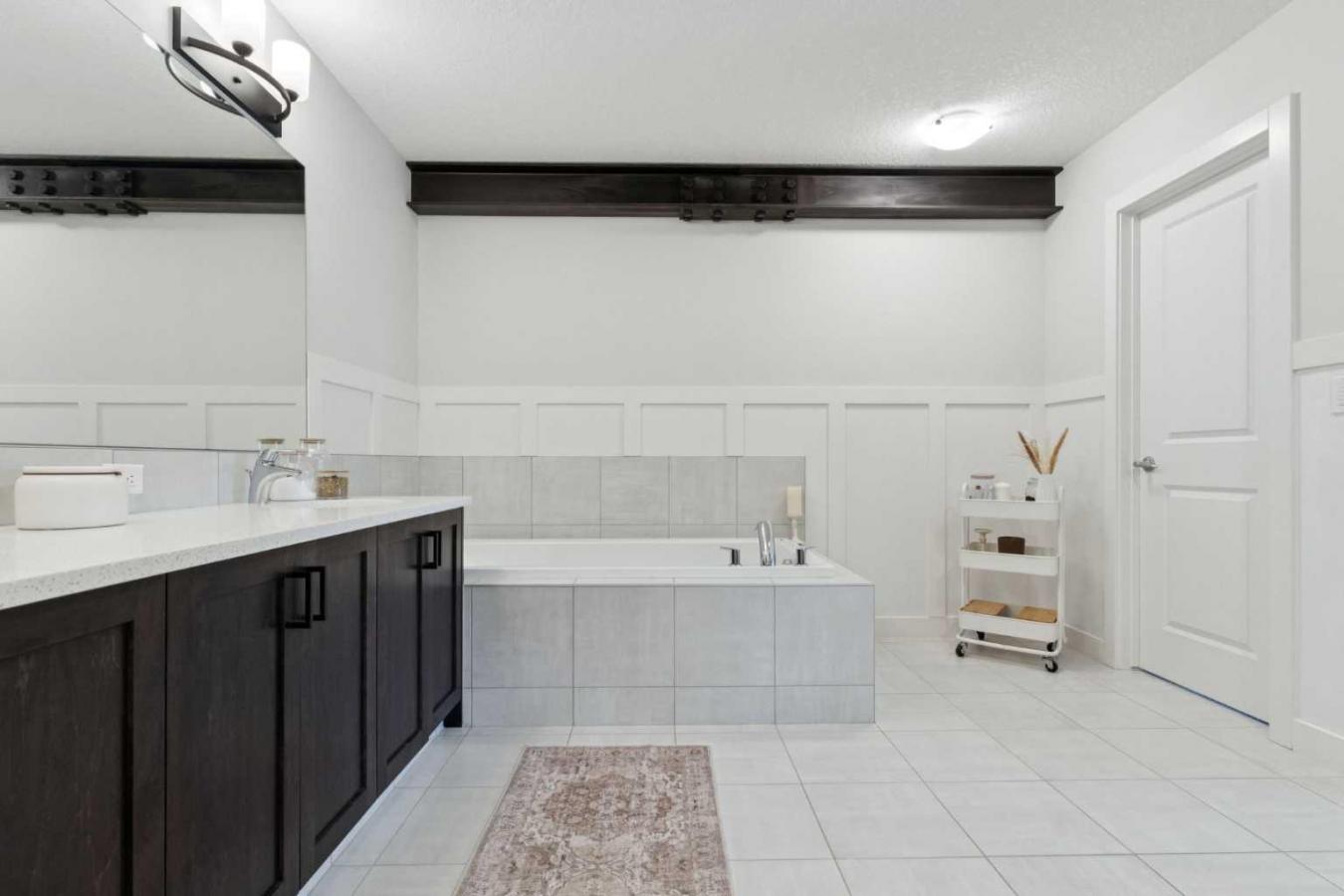 Cochrane, Rocky View County, T4C 0Z2, Canada, 3 Bedrooms Bedrooms, ,3 BathroomsBathrooms,Residential,For Sale,1997813