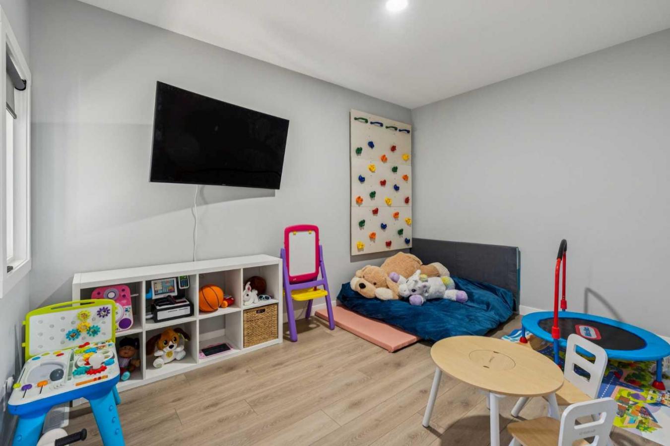 Airdrie, Airdrie, T4B 5J9, Canada, 3 Bedrooms Bedrooms, ,2 BathroomsBathrooms,Residential,For Sale,1997811