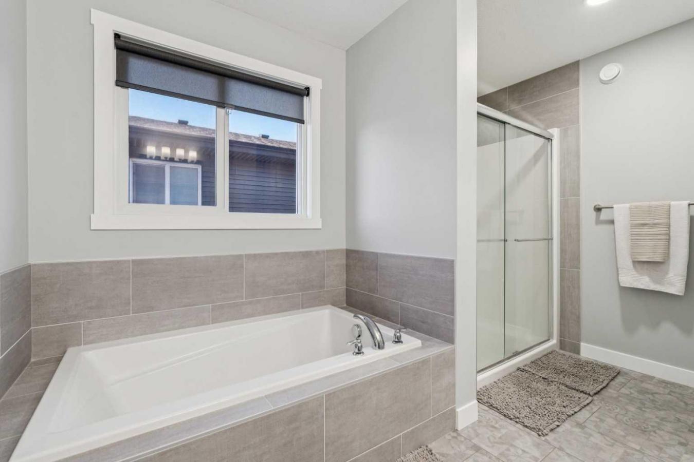 Airdrie, Airdrie, T4B 5J9, Canada, 3 Bedrooms Bedrooms, ,2 BathroomsBathrooms,Residential,For Sale,1997811