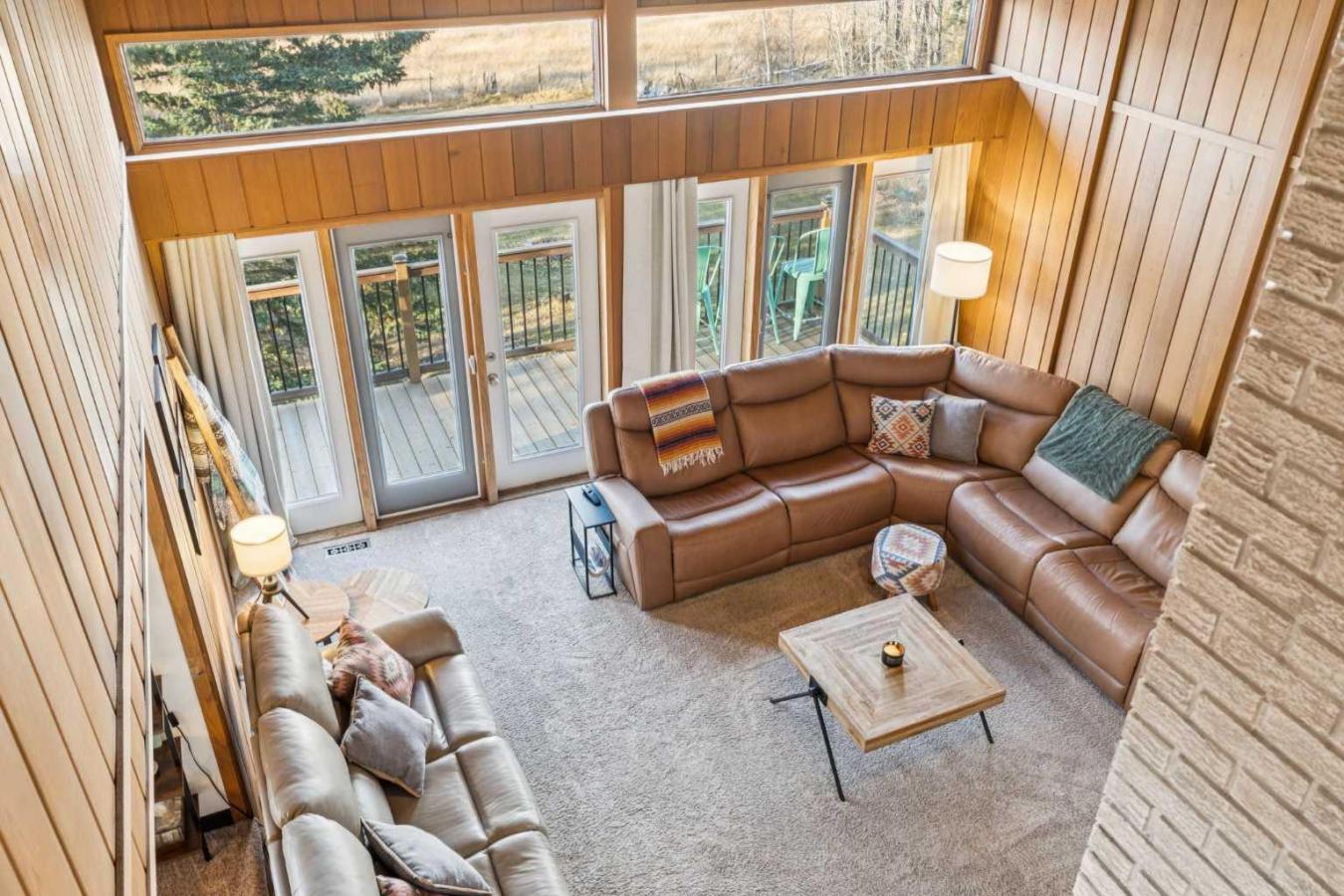 Cochrane Lake, Rocky View County, T4C 2A9, Canada, 6 Bedrooms Bedrooms, ,3 BathroomsBathrooms,Residential,For Sale,1997812