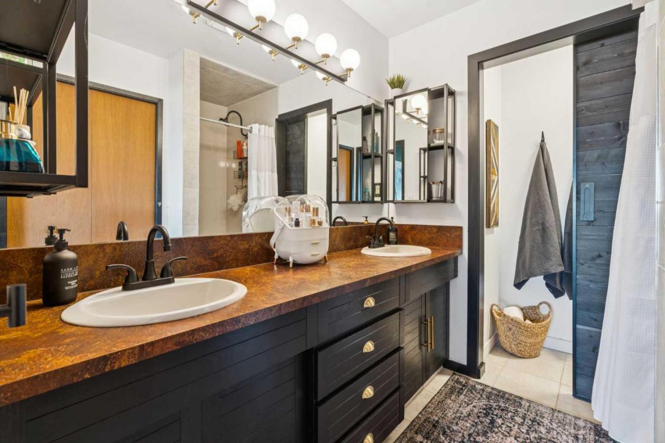 Cochrane Lake, Rocky View County, T4C 2A9, Canada, 6 Bedrooms Bedrooms, ,3 BathroomsBathrooms,Residential,For Sale,1997812