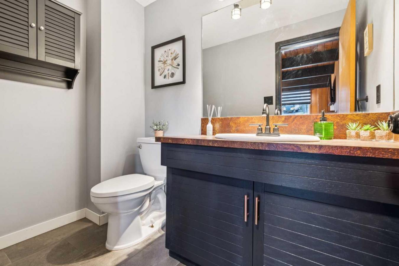 Cochrane Lake, Rocky View County, T4C 2A9, Canada, 6 Bedrooms Bedrooms, ,3 BathroomsBathrooms,Residential,For Sale,1997812