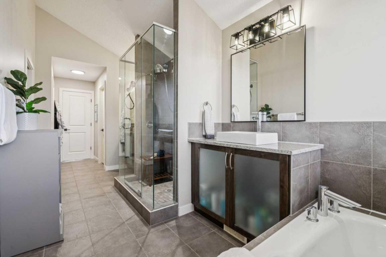 Cochrane Lake, Rocky View County, T4C 0A8, Canada, 4 Bedrooms Bedrooms, ,3 BathroomsBathrooms,Residential,For Sale,1997810