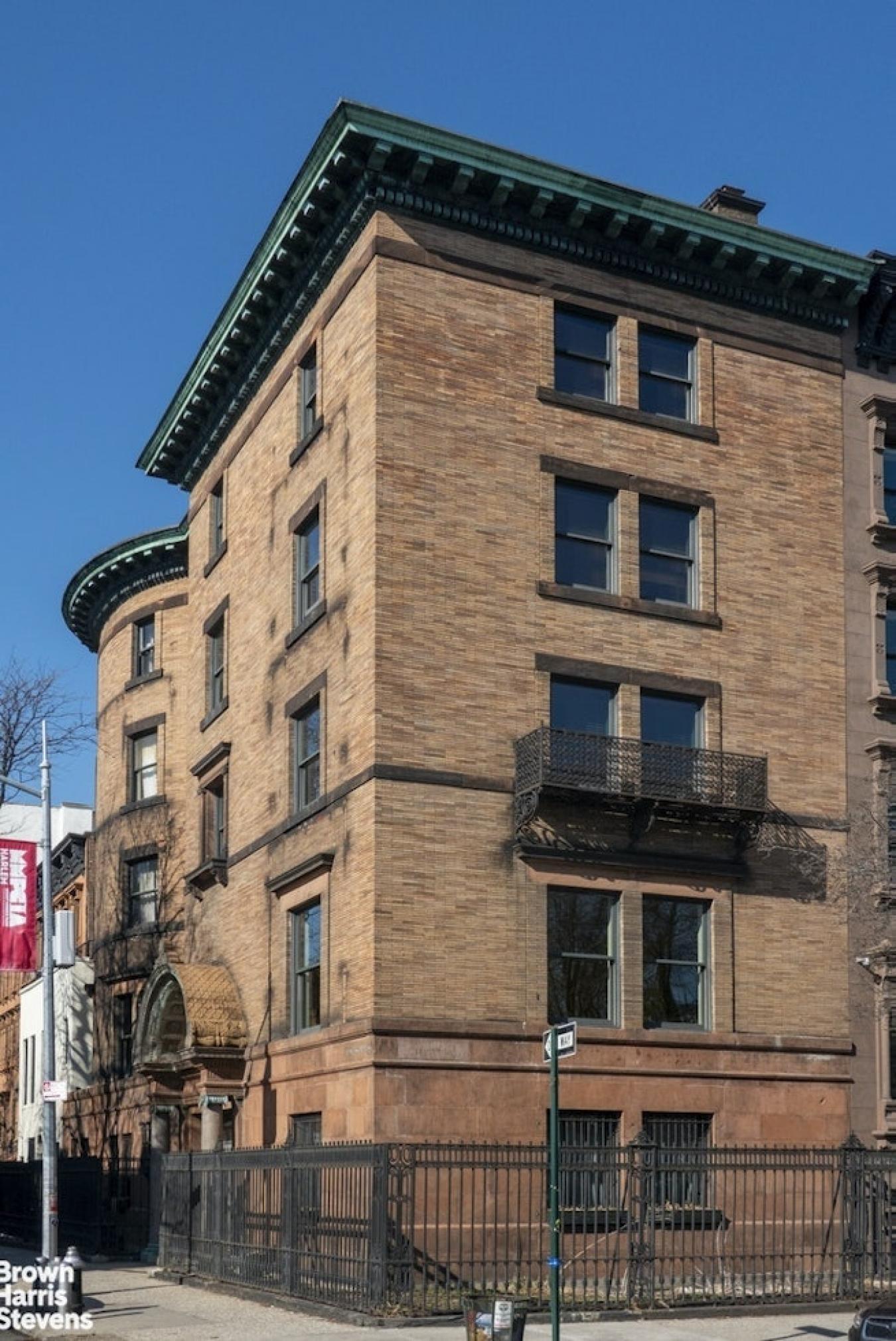 South Harlem, New York, 10027, United States, 6 Bedrooms Bedrooms, ,3 BathroomsBathrooms,Residential,For Sale,1997809