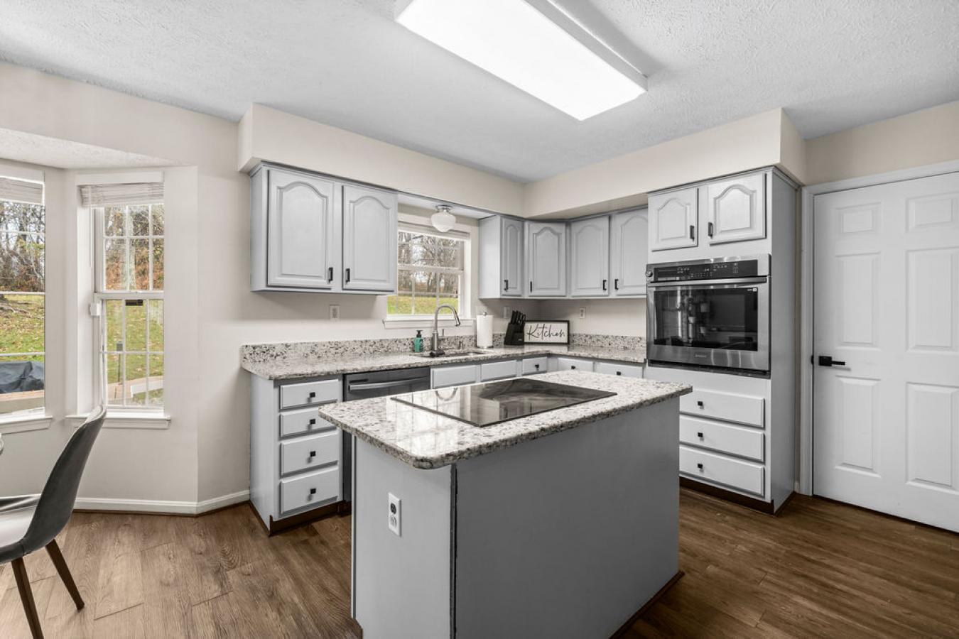 Bowie, Maryland, 20721, United States, 4 Bedrooms Bedrooms, ,3 BathroomsBathrooms,Residential,For Sale,1997807