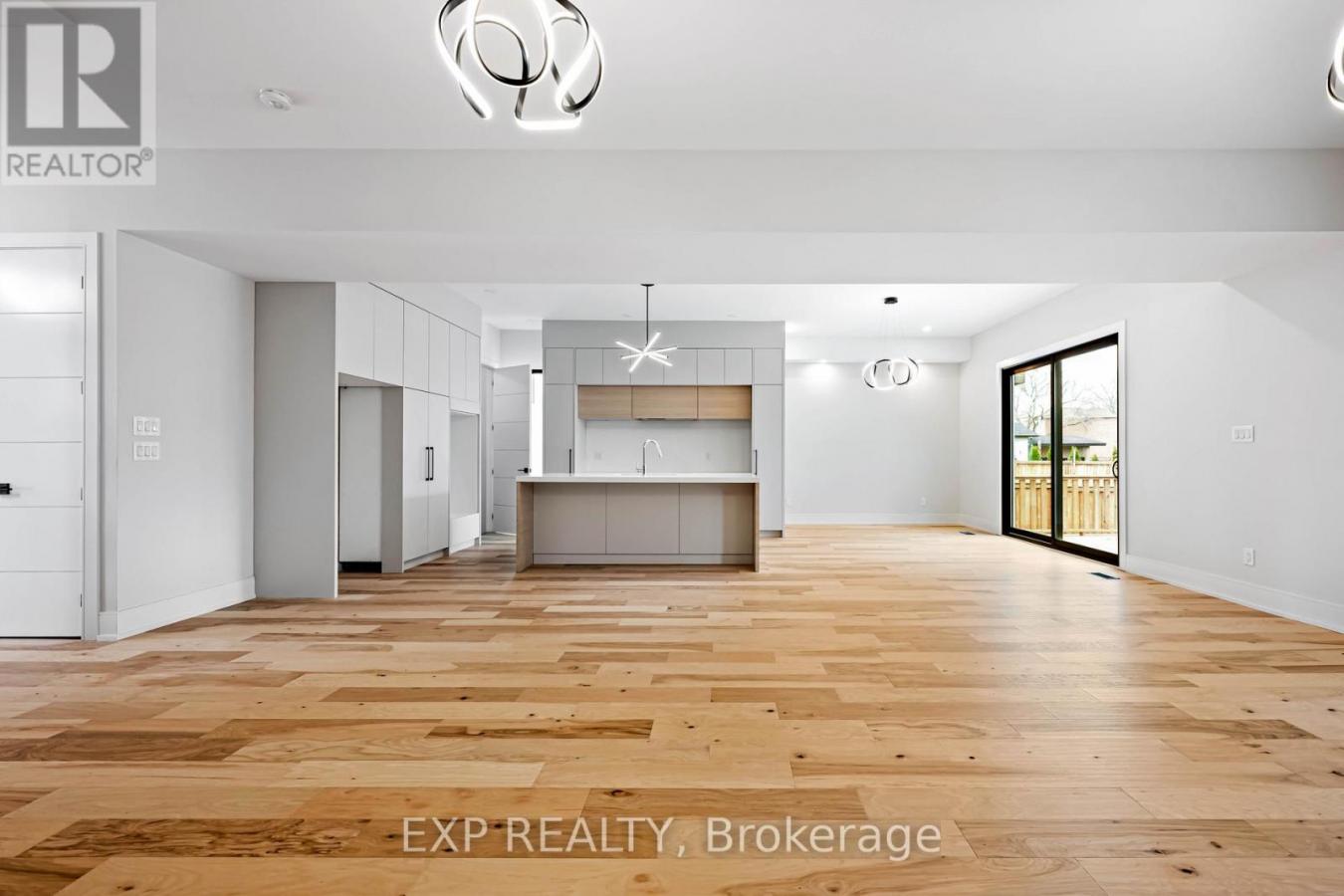 Toronto, ON, M9M1B6, Canada, 5 Bedrooms Bedrooms, ,5 BathroomsBathrooms,Residential,For Sale,1997803