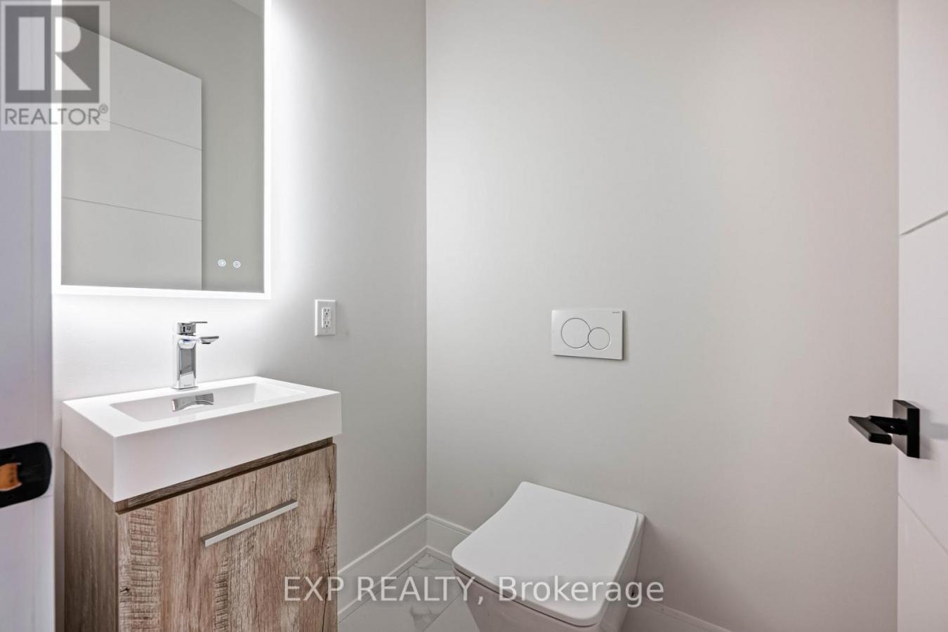 Toronto, ON, M9M1B6, Canada, 5 Bedrooms Bedrooms, ,5 BathroomsBathrooms,Residential,For Sale,1997803