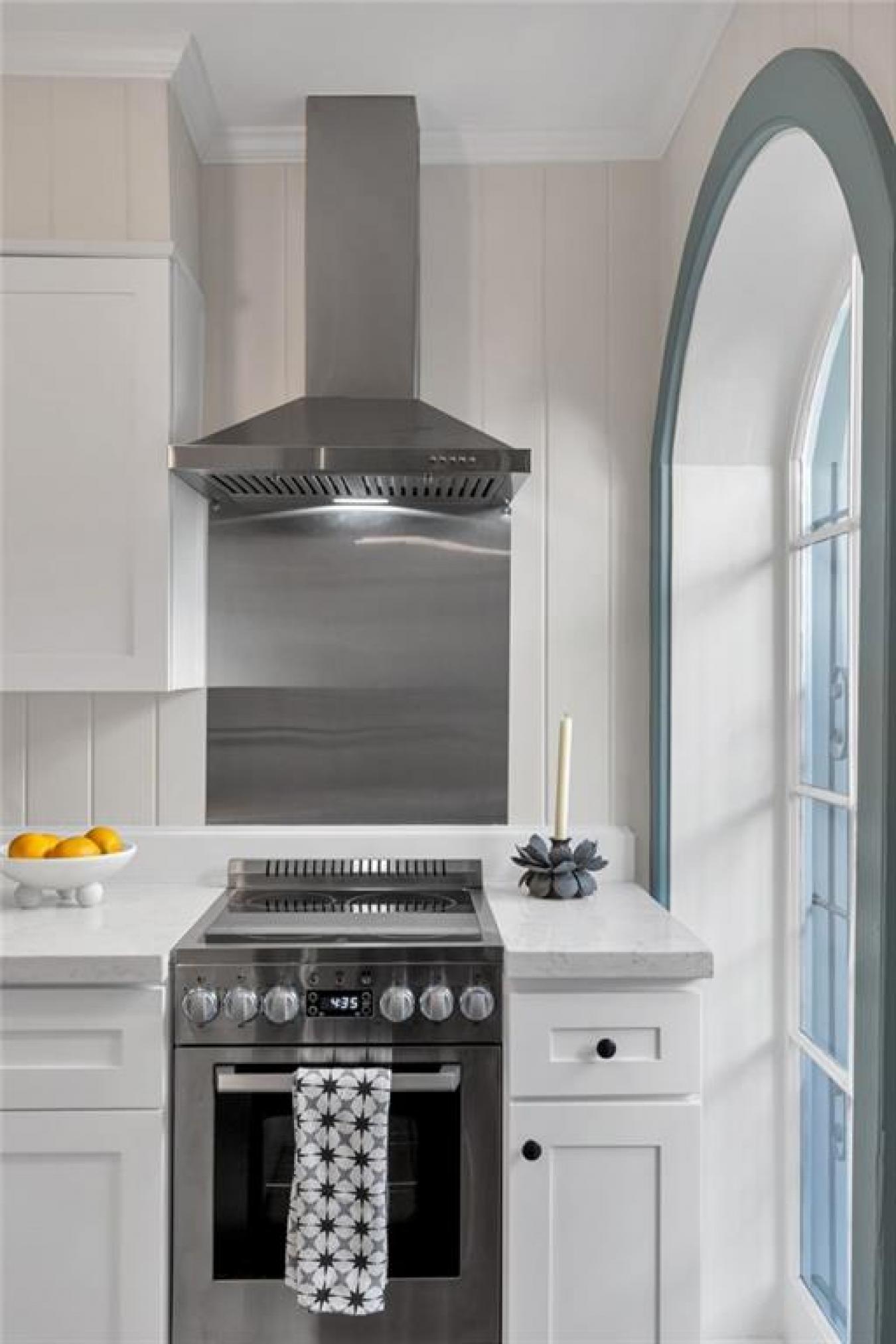 415 BURGUNDY Street 1B, New Orleans, Orleans, 70112, United States, 1 Bedroom Bedrooms, ,1 BathroomBathrooms,Residential,For Sale,415 BURGUNDY Street 1B,2526898