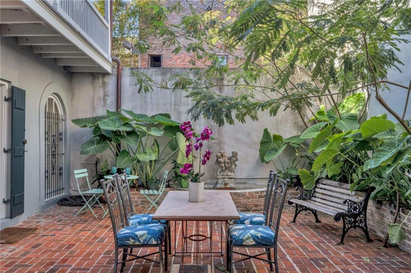 415 BURGUNDY Street 1B, New Orleans, Orleans, 70112, United States, 1 Bedroom Bedrooms, ,1 BathroomBathrooms,Residential,For Sale,415 BURGUNDY Street 1B,2526898