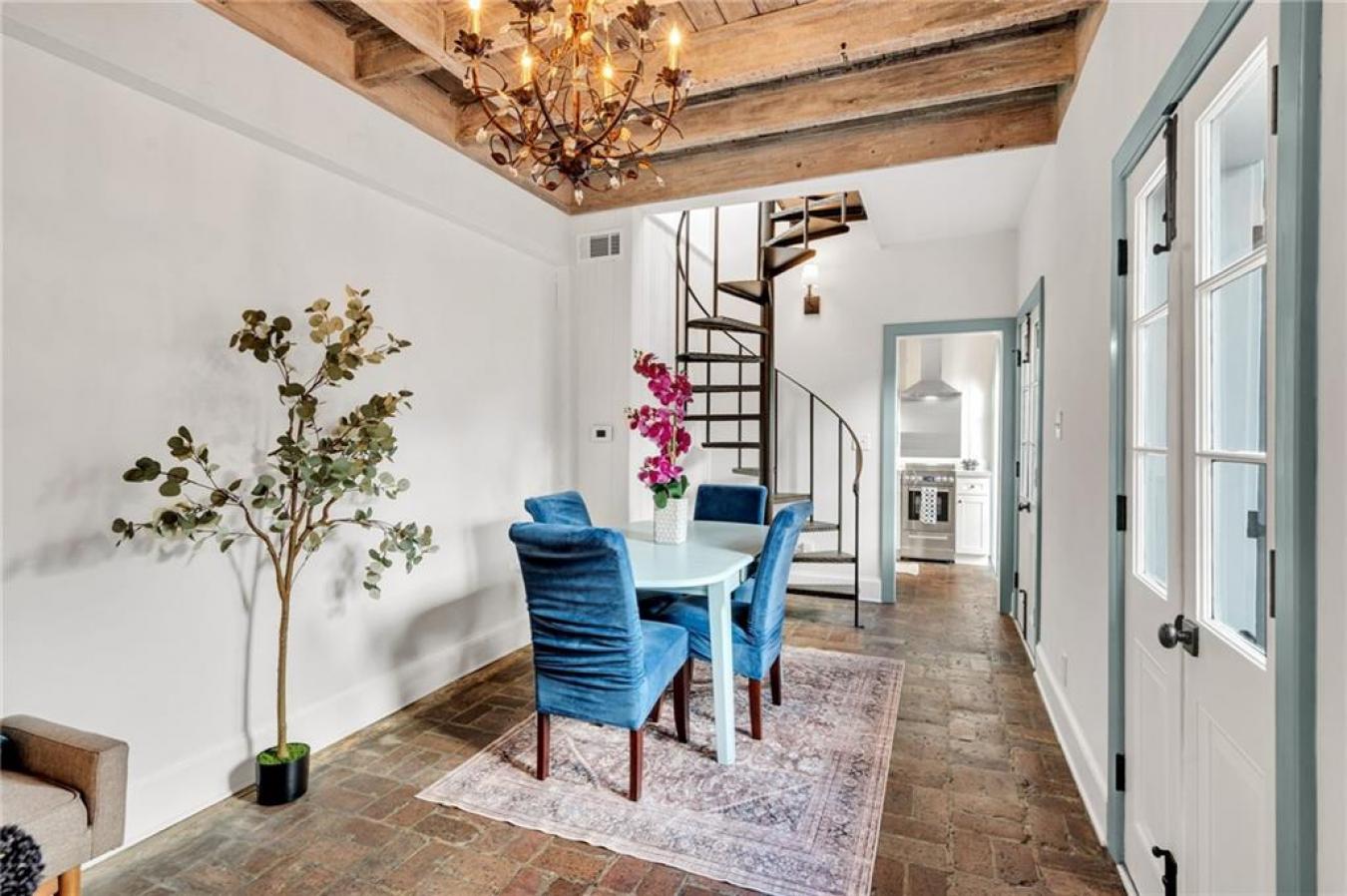 415 BURGUNDY Street 1B, New Orleans, Orleans, 70112, United States, 1 Bedroom Bedrooms, ,1 BathroomBathrooms,Residential,For Sale,415 BURGUNDY Street 1B,2526898